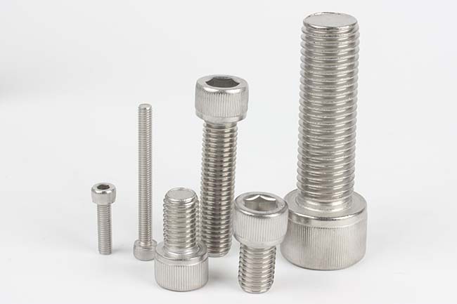 DIN 912 vs ISO 476